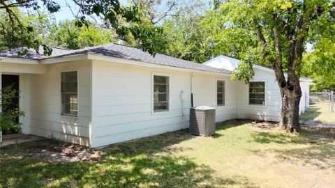 108 E Kirby Avenue, Quinlan, TX 75474 — photo 3