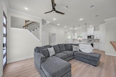5511 Black Pine Circle, Granbury