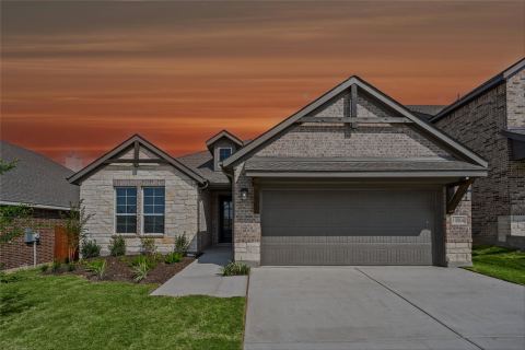 10004 Birchpoint Drive, Fort Worth