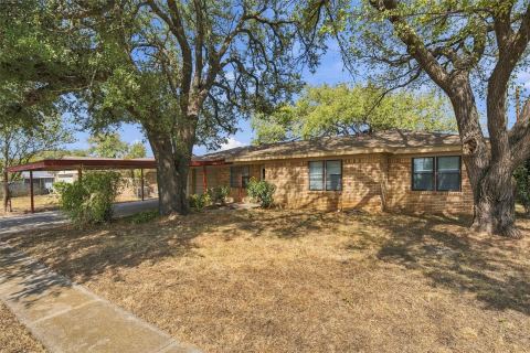 207 Cresthill Drive, Lacy Lakeview, TX 76705 — photo 2