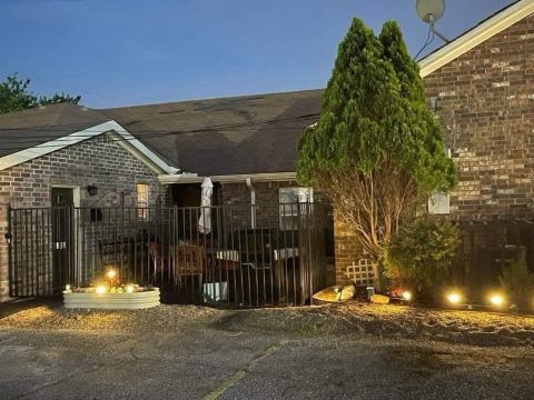 2340 N Chandler Drive E, Fort Worth