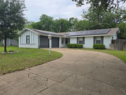 7016 Valhalla Road, Fort Worth