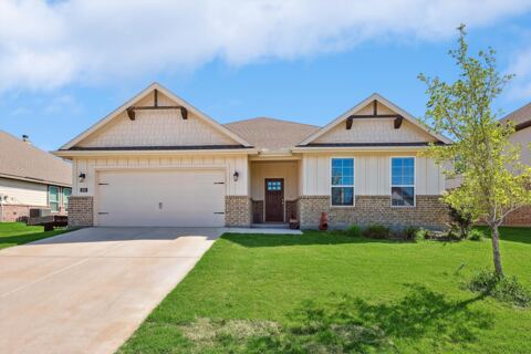 808 Feather Edge Drive, Springtown