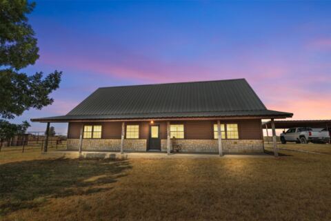 1108 County Road 4360, Decatur, TX 76234 — photo 2