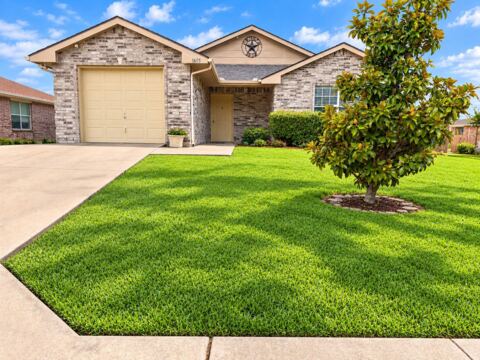 1605 Canary Island Court, Dallas