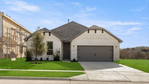 1420 Elle Lane, Aubrey