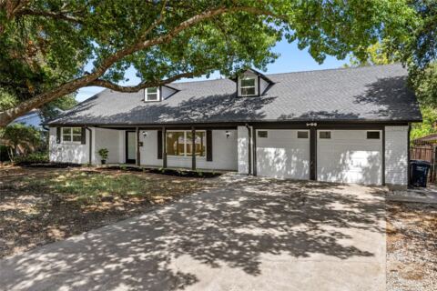 5748 Wimbleton Way, Fort Worth