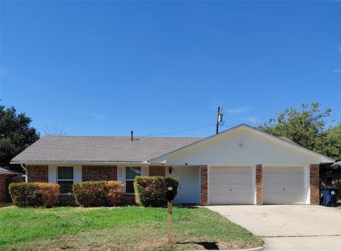 405 Kingfisher Lane, Denton