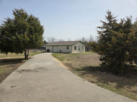 1001 N Atkins Drive, Celeste, TX 75423 — photo 2