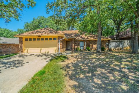 2119 Turf Club Drive, Arlington