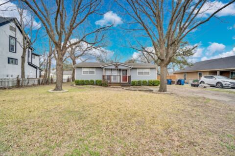 205 W Latimer Street, Ennis, TX 75119 — photo 3