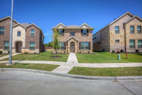 10013 Elkhorn Drive, Fort Worth
