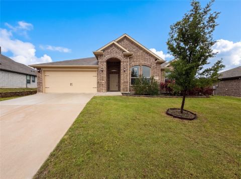 1631 Glade Meadows Drive, Burleson