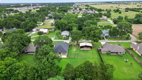 1004 E Main Street, Tioga, TX 76271 — photo 2