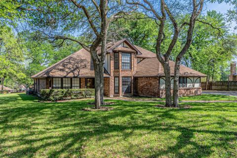 8808 Sylvan Court, Fort Worth