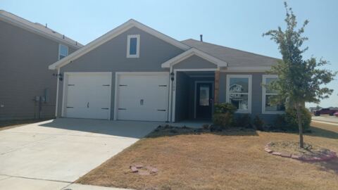 1300 Redpine Drive, Fort Worth
