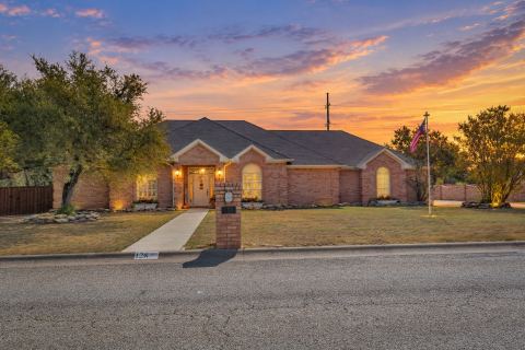 128 Lakeside Oaks Circle, Lakeside