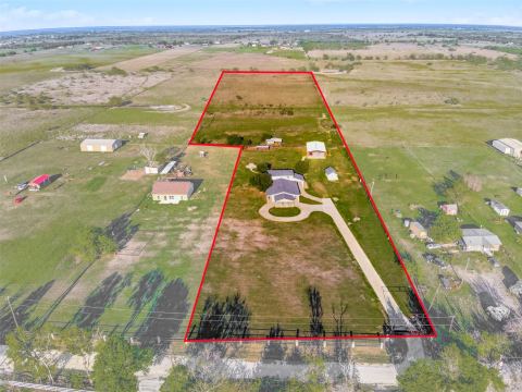 3594 NE County Road 190, Powell