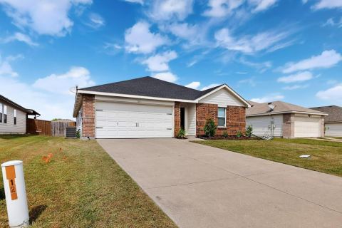 124 Sandlewood Drive, Terrell