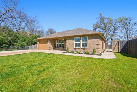 213 Freeman Street, Lindale, TX 75771 — photo 2