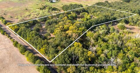 982 Lcr 131, Mount Calm, TX 76673 — photo 2