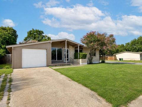 700 Pine Street, Hurst