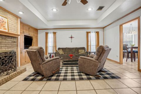 407 Lumpkin Drive, Ennis, TX 75119 — photo 2