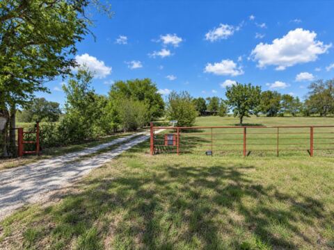 211 Whitehouse Road, Ennis, TX 75119 — photo 3