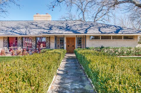 1202 S Lindsay Street, Gainesville, TX 76240 — photo 3
