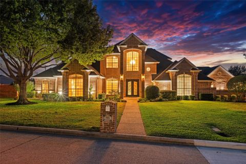 901 Walnut Falls Circle, Mansfield