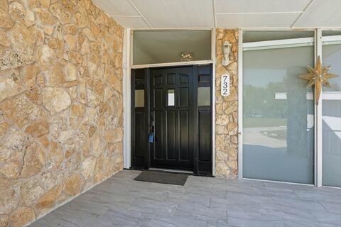 732 Blue Fathom Drive, Runaway Bay, TX 76426 — photo 2