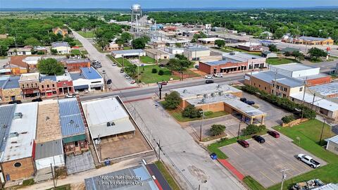 201 Clay Street, Nocona, TX 76255 — photo 2