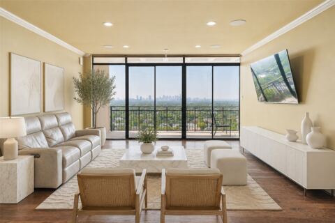 6335 W Northwest Highway 1514, Dallas