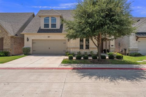 2704 Esplanade Boulevard 2704