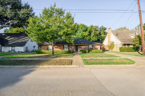 286 Larry Drive, Duncanville, TX 75137 — photo 2