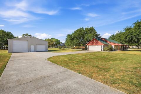 212 Bobby Sam Court, Collinsville, TX 76233 — photo 3