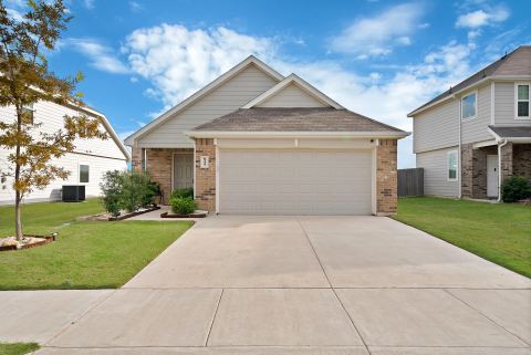 849 Jetliner Avenue, Fort Worth