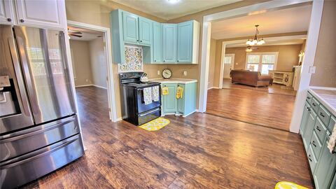 301 W Howell Street, St Jo, TX 76265 — photo 3