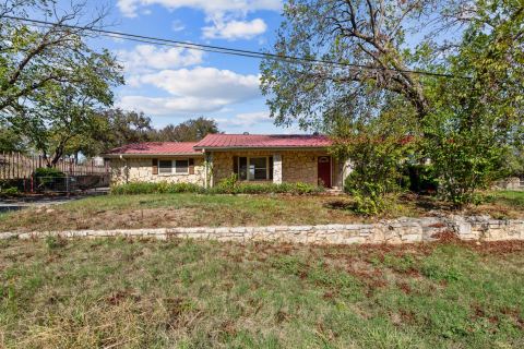 515 E Belknap Street, Jacksboro