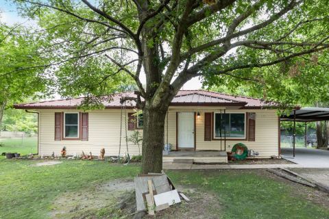 571 S 1st Street, Point, TX 75472 — photo 2