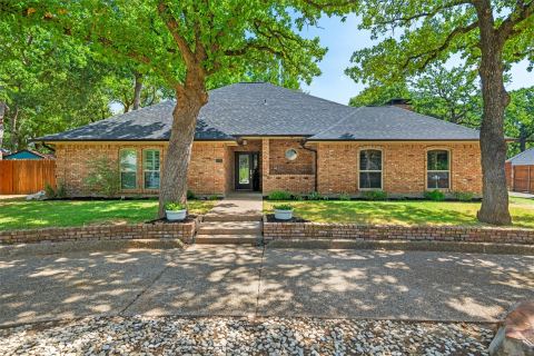 1022 Chasemore Drive, Mansfield