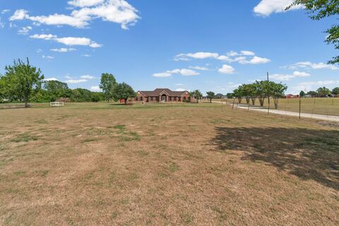 627 County Road 4445, Trenton, TX 75490 — photo 2
