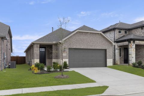 5915 Laurel Lake Lane, Pilot Point