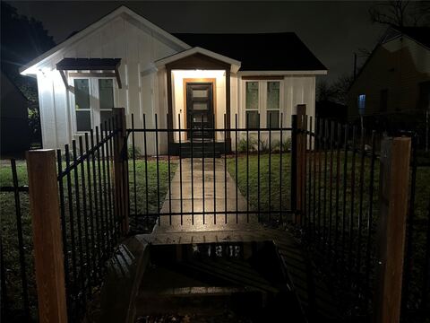 1202 Morrell Avenue, Dallas