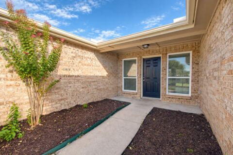 3018 Meadow Creek Court, Grand Prairie, TX 75052 — photo 3