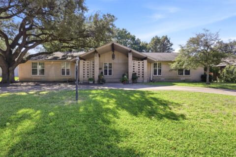 7806 Woodstone Lane, Dallas