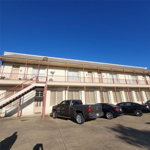 212 W Knox Street 2, Ennis