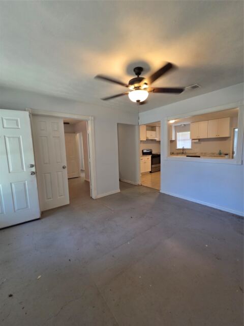 302 S Joyce Street, Lacy Lakeview, TX 76705 — photo 3
