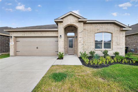1921 CHEROKEE Lane, Cleburne