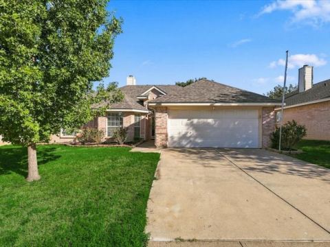 3709 Staghorn Circle N, Fort Worth